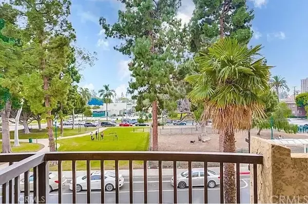 Long Beach, CA 90803,2015 E Broadway #302