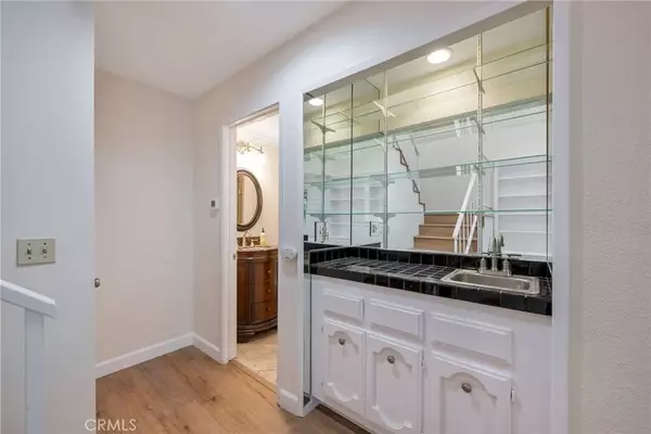 Fullerton, CA 92832,838 W Glenwood