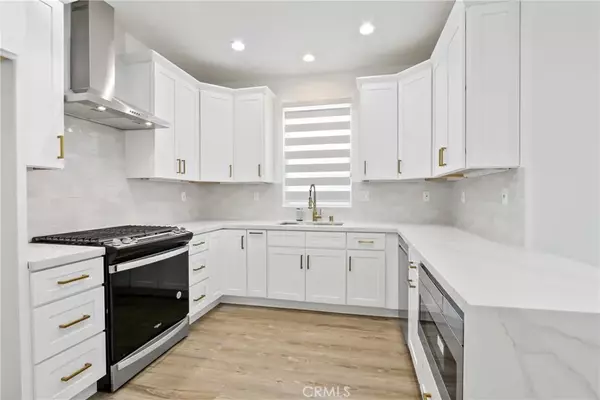 Los Alamitos, CA 90720,3961 Green