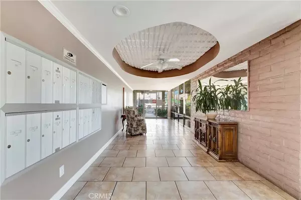 Long Beach, CA 90814,605 Redondo #308