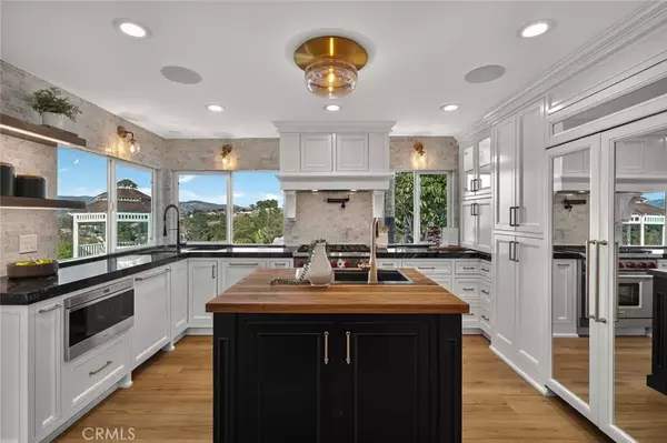 Anaheim Hills, CA 92807,266 S Via Montanera