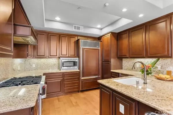 Costa Mesa, CA 92627,401 Bernard #202