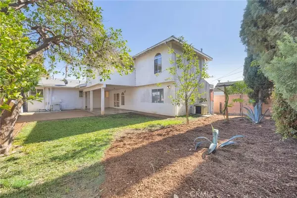 Santa Ana, CA 92707,1128 S Parton