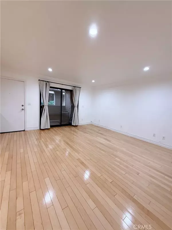 Long Beach, CA 90815,4161 Hathaway #41