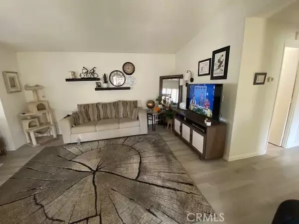 Brea, CA 92821,736 Knoll Lake #266