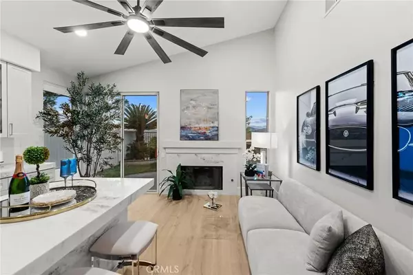 Anaheim Hills, CA 92808,911 S Firefly