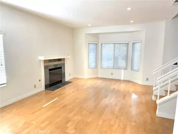 Irvine, CA 92614,388 Fallingstar