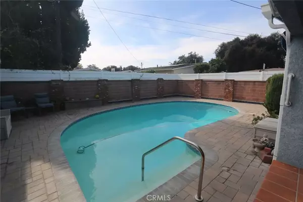 Long Beach, CA 90815,5624 E Vernon Street