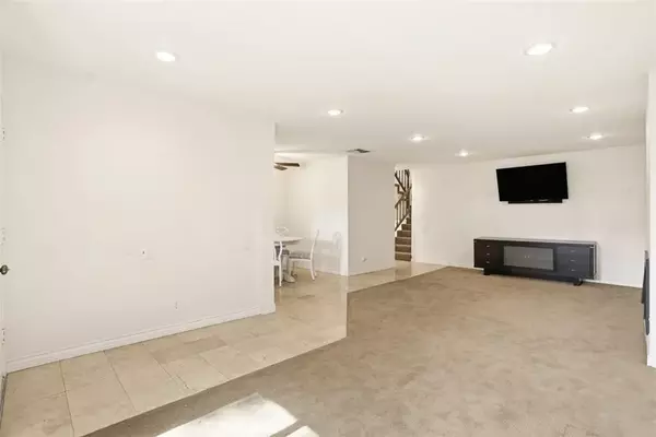 Fullerton, CA 92831,3110 E Palm #14