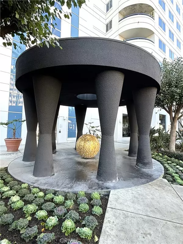 Long Beach, CA 90802,525 E Seaside Way #1801