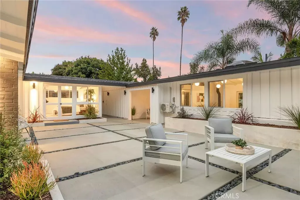 Long Beach, CA 90808,3103 Shipway Avenue