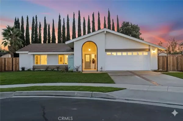 242 E Paddle Wheel, Orange, CA 92865