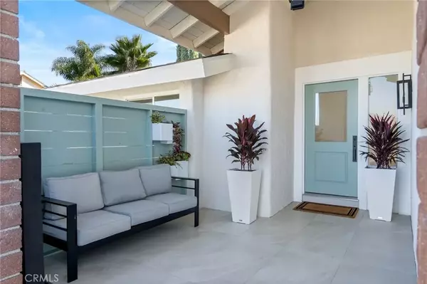 Orange, CA 92865,242 E Paddle Wheel