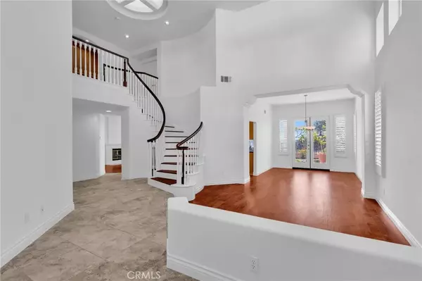 Lake Forest, CA 92610,32 Salinas