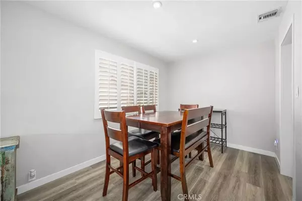 Lakewood, CA 90712,6142 Oliva Avenue