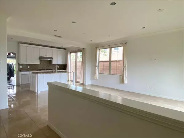 Irvine, CA 92620,32 Ovation