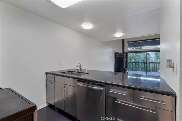 Long Beach, CA 90815,7890 E Spring Street #18F