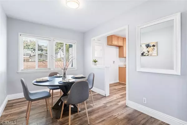 Downey, CA 90242,12247 Cornuta