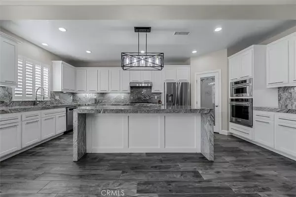 Corona, CA 92883,7557 Summer Day