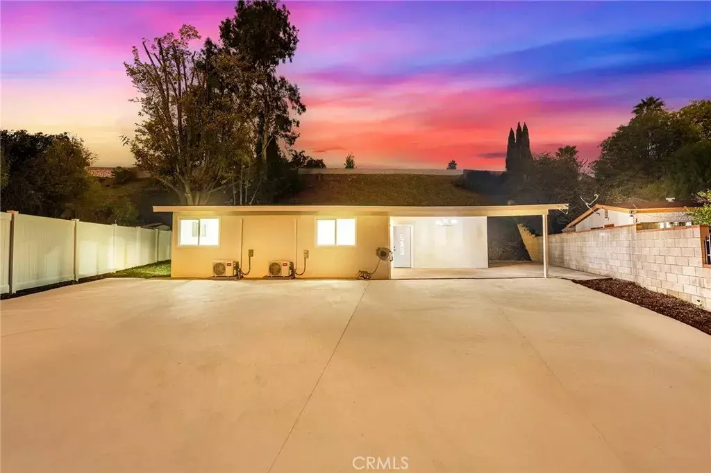 La Puente, CA 91744,261 Zenith