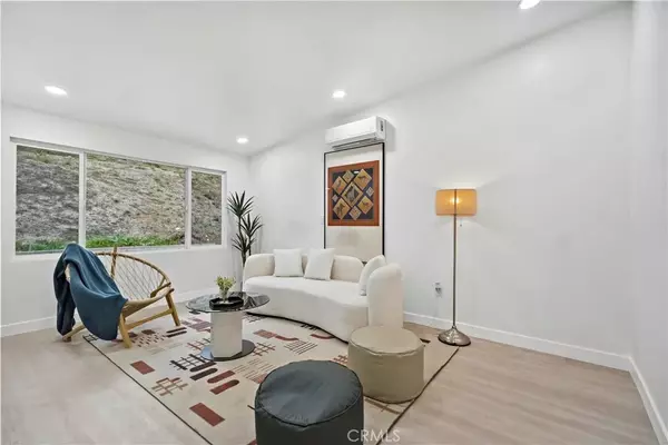 La Puente, CA 91744,261 Zenith