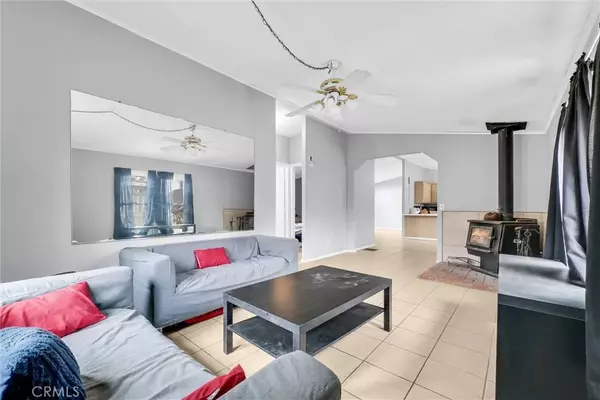 Phelan, CA 92371,5827 Cambria