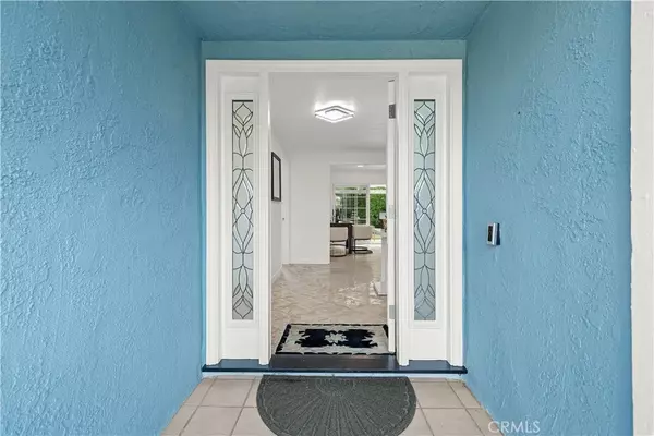 Fountain Valley, CA 92708,9808 Sturgeon