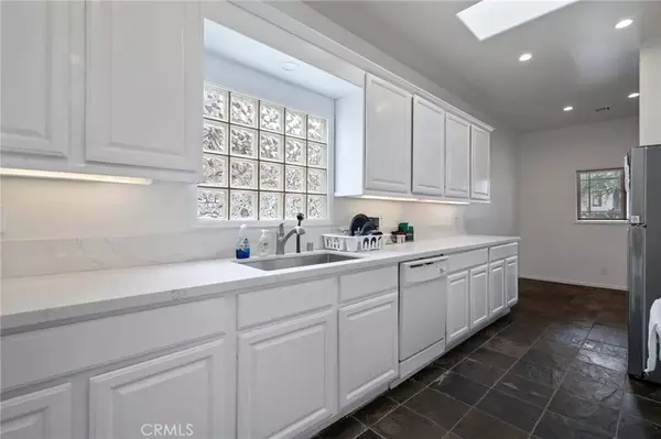 Redondo Beach, CA 90277,301 S Lucia Avenue