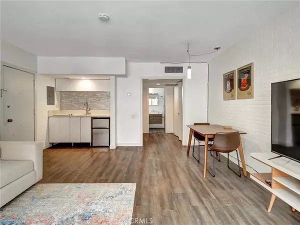 Palm Springs, CA 92262,277 E Alejo Road #214