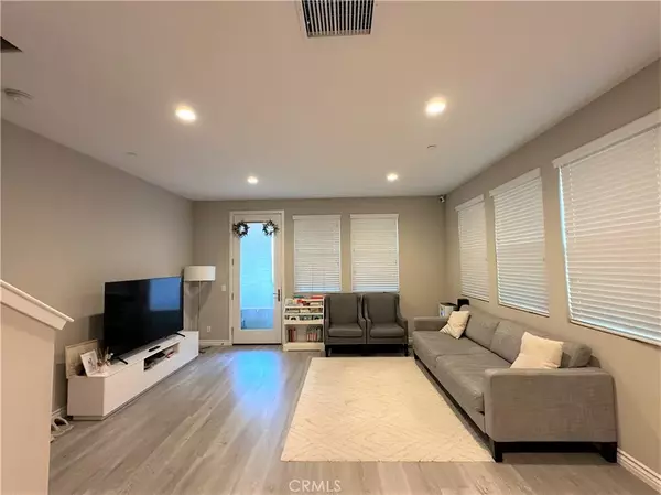 Buena Park, CA 90621,5861 Rostrata Avenue