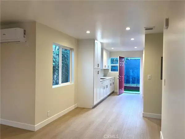 Los Angeles, CA 90043,2720 W 70th