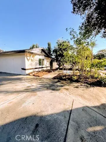 Santa Ana, CA 92704,913 S Diamond