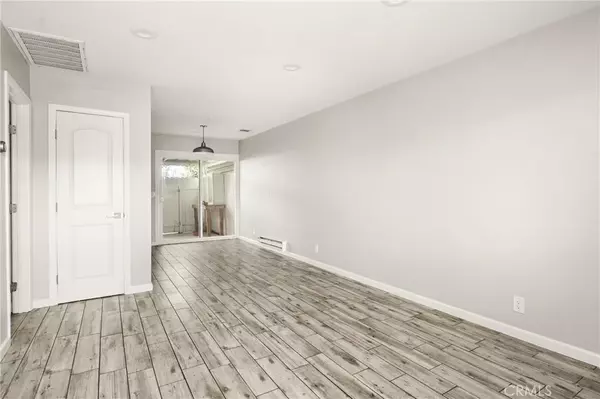 Huntington Beach, CA 92646,10238 Disney