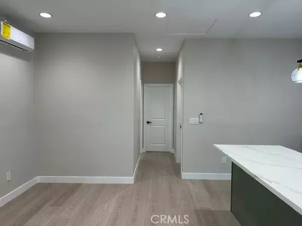 Anaheim, CA 92804,2022 W Cris #B