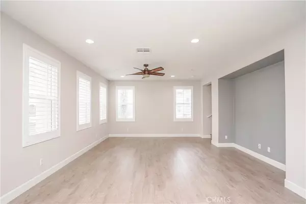 Buena Park, CA 90621,7040 Sol