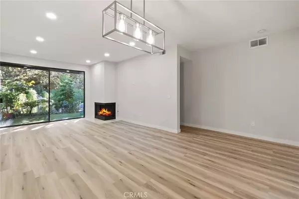 2504 W Macarthur, Santa Ana, CA 92704