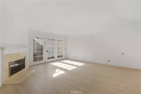 Huntington Beach, CA 92648,19371 Woodlands