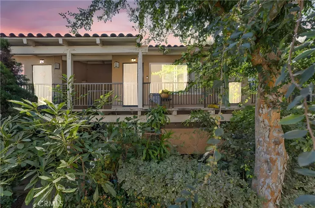 Tustin, CA 92780,13722 Red Hill Avenue #54