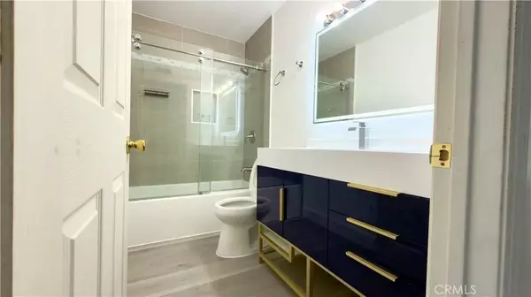 Santa Ana, CA 92704,3640 S Bear #N46