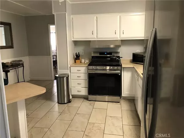 Corona, CA 92878,4901 Green River #113