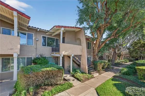 Tustin, CA 92780,13722 Red Hill #20