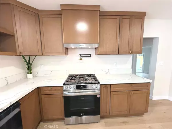 Santa Ana, CA 92707,1207 S Van Ness