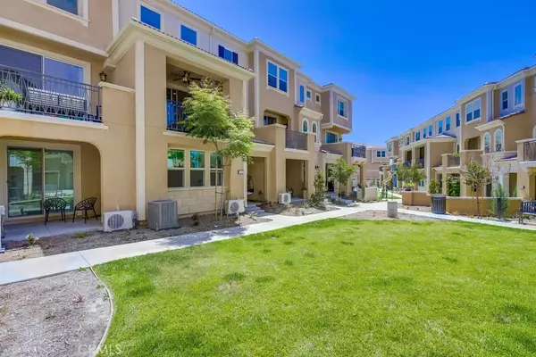 Lake Forest, CA 92610,104 Alder Ridge