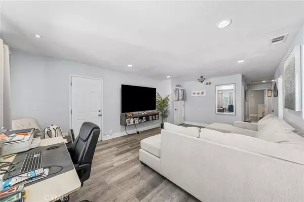 Riverside, CA 92504,8526 San Vicente