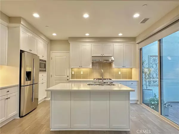 Irvine, CA 92618,123 Desert Lotus