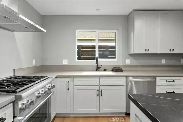 354 La Perle #B, Costa Mesa, CA 92627