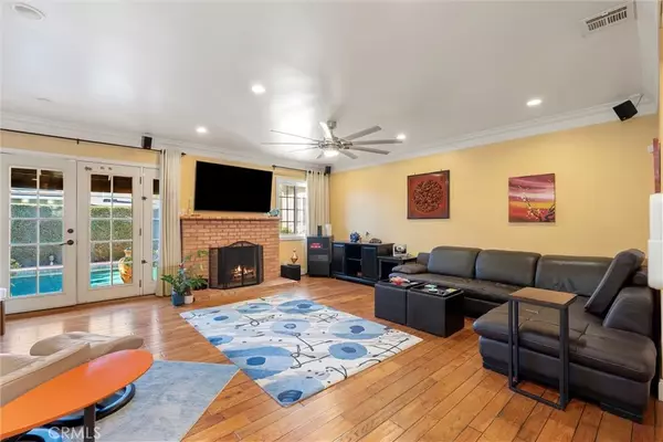 Long Beach, CA 90815,2213 Knoxville Avenue