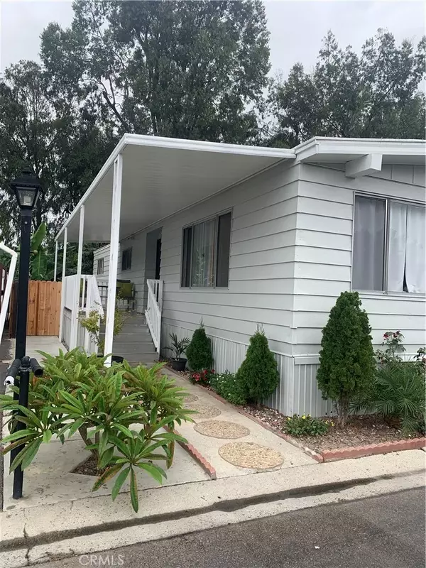 3101 S Fairview #220, Santa Ana, CA 92704