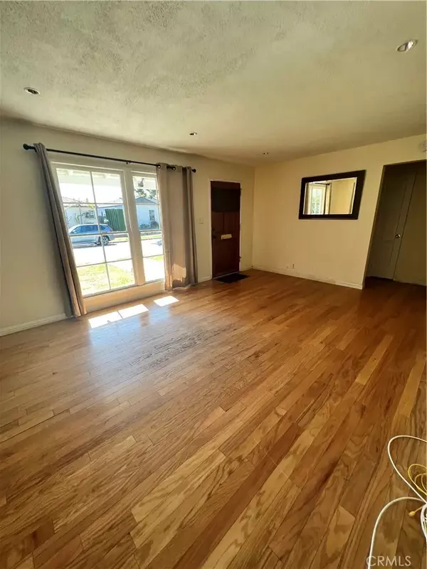Lakewood, CA 90713,6107 Adenmoor Avenue