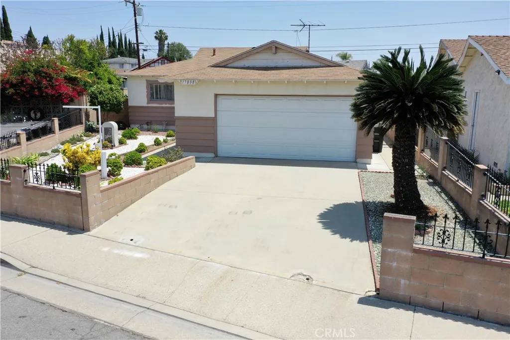 Artesia, CA 90701,17808 Thornlake Avenue